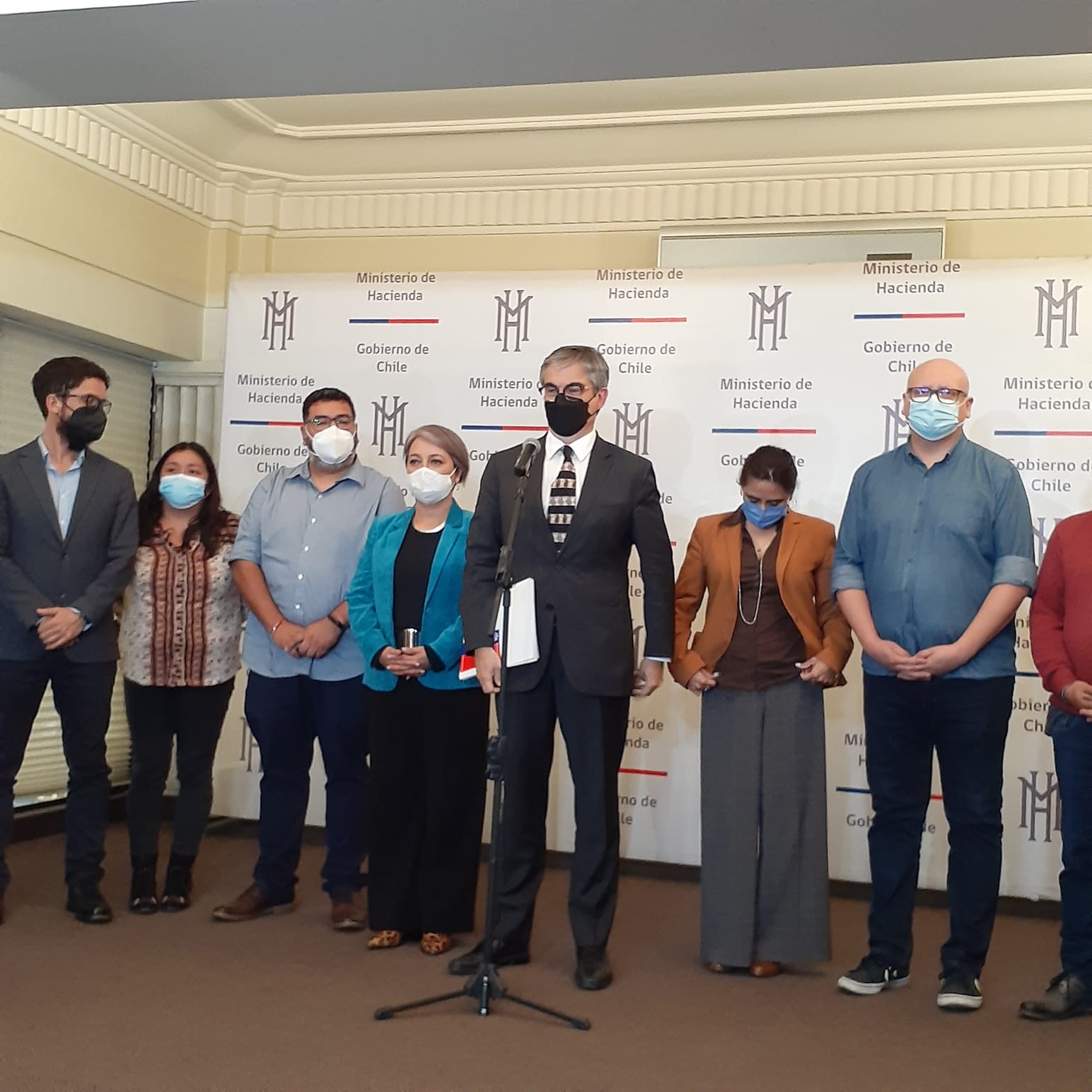 Acuerdo CUT-Gobierno: se anuncia sueldo mínimo de $ 400 mil y medidas ante aumento de la inflación y trabajo decente