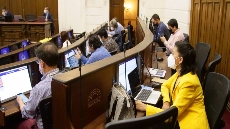 Aprobadas por amplia mayoría de la Convención: Participación democrática e iniciativas populares de ley se integran a propuesta constitucional