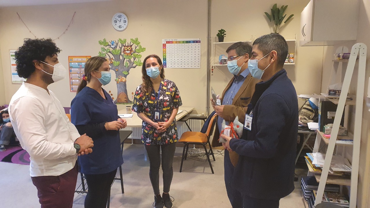 Aula Hospitalaria de Hospital Clínico Magallanes continúa dando resultados: representante internacional valoró trabajo educativo