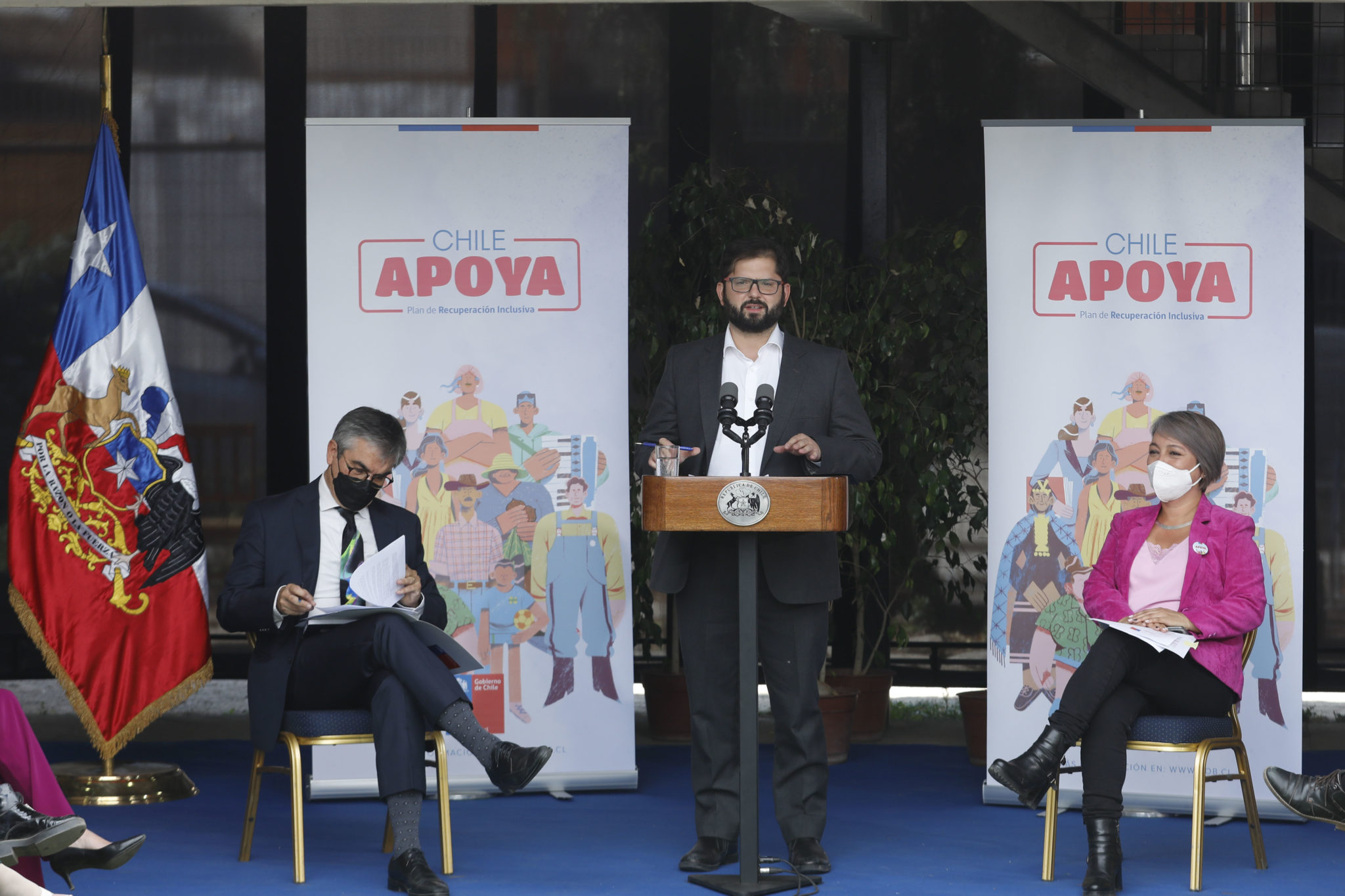 Presidente Boric anuncia paquete de medidas económicas: congelamiento de las tarifas del transporte público, la extensión del IFE Laboral, y reajuste de la beca BAES