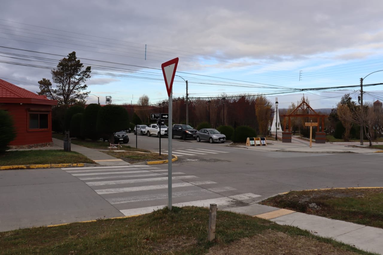 Cambio de sentido en céntrica esquina de Porvenir, informa la Municipalidad
