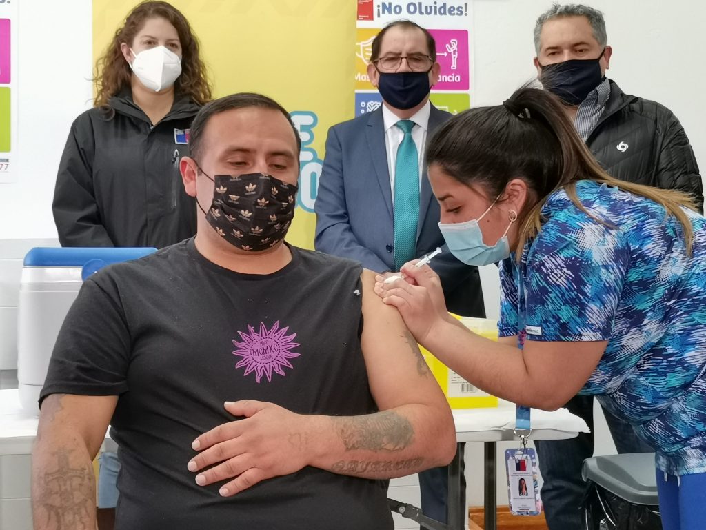 En Punta Arenas se abrió nuevo centro de vacunación contra la influenza: la sede del Sindicato de Trabajadores de ENAP Magallanes