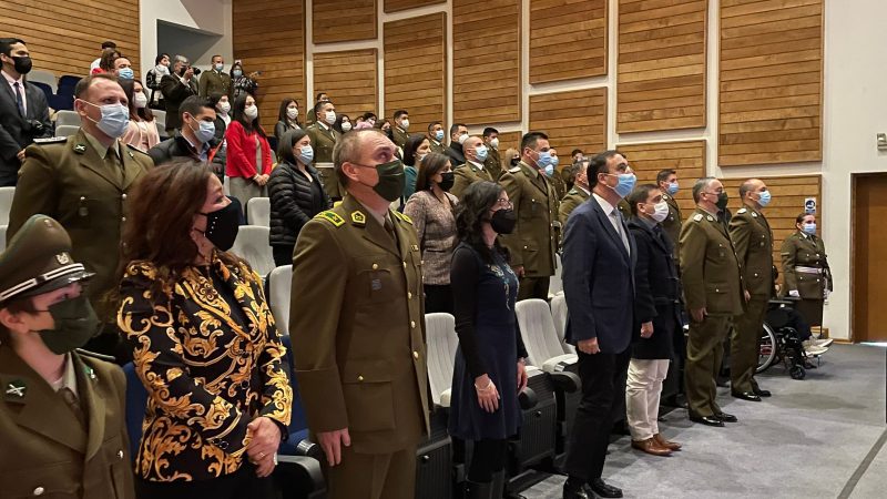 En el mes aniversario de Carabineros, se entregaron becas de estudios a 200 hijos e hijas de funcionarios