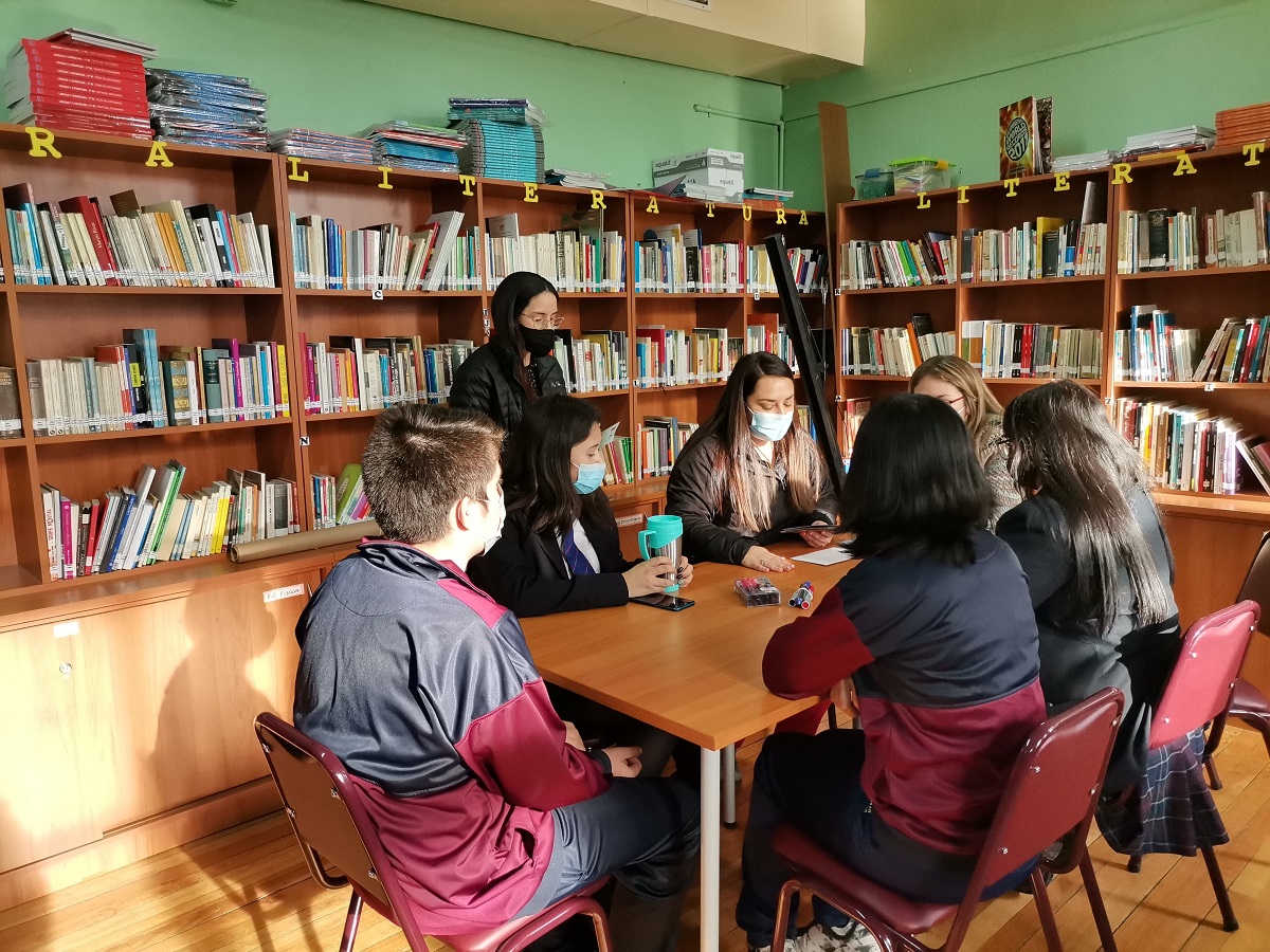 Alumnos y alumnas de Escuela Croacia y Liceo Sara Braun de Punta Arenas, preparan campaña de prevención contra la violencia escolar y el suicidio