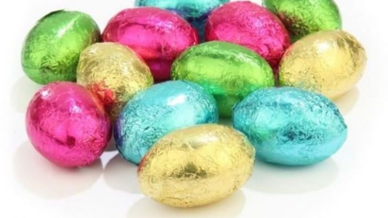 Nutricionista de la UMAG recomienda que los niños no coman huevitos de chocolate en exceso