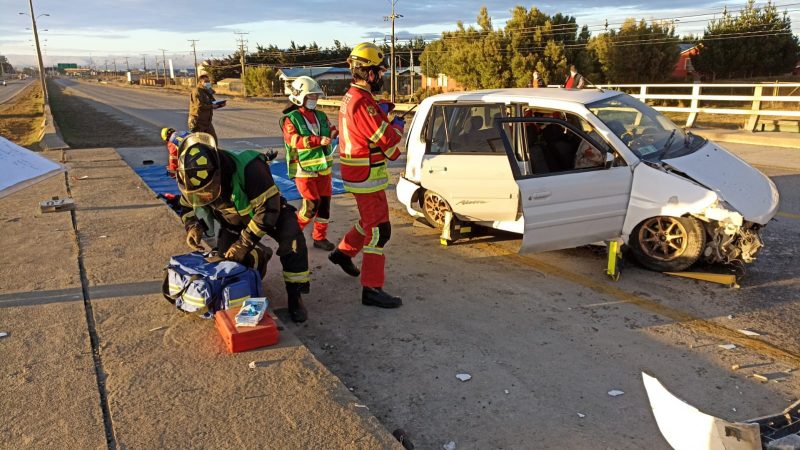 Asaltaron a un camionero y al huir volcaron en ruta 9 Norte