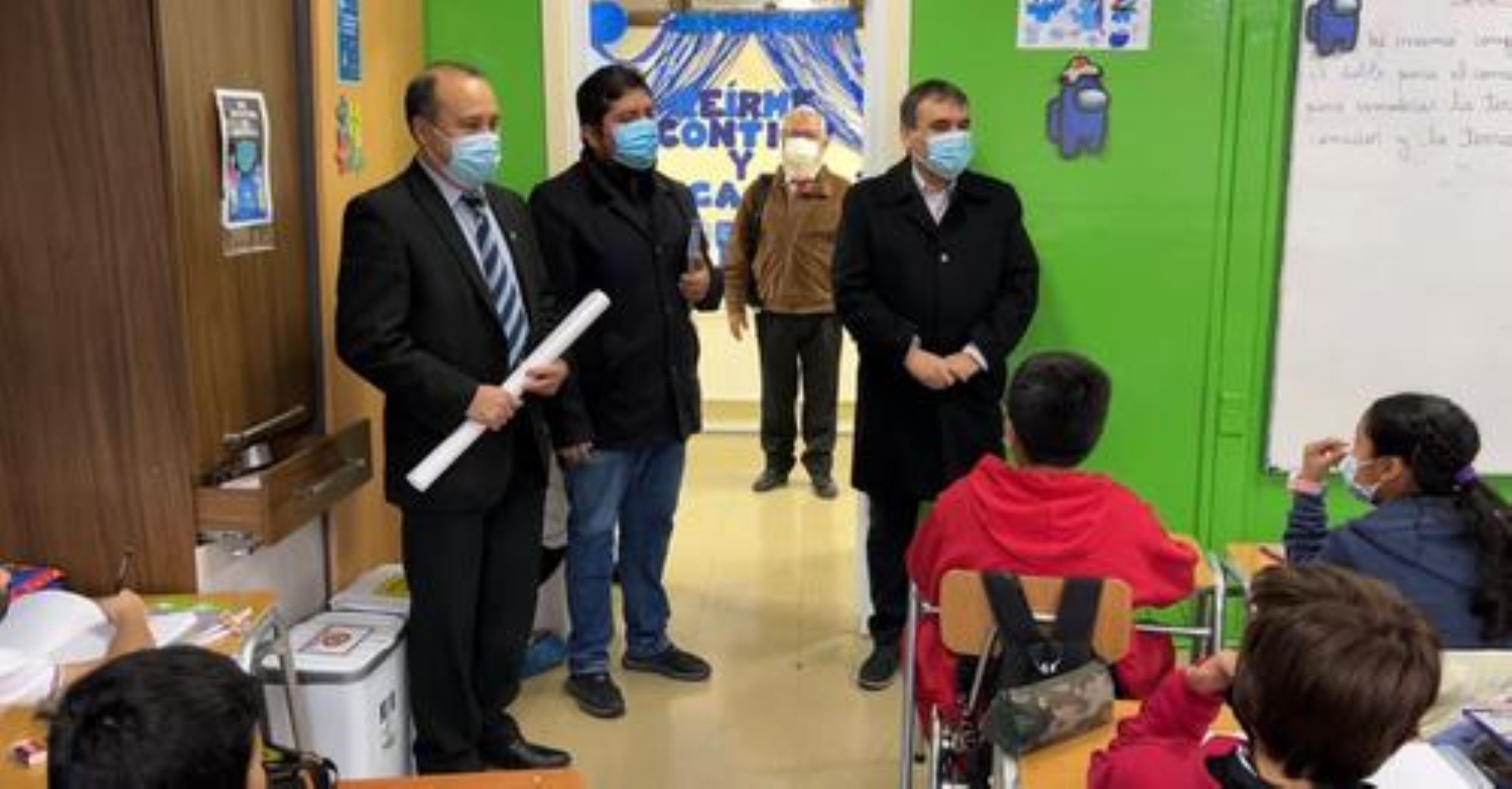 SEREMI de Educación y Alcalde visitaron  escuela Bernardo O’Higgins de Porvenir y dialogaron con la comunidad educativa