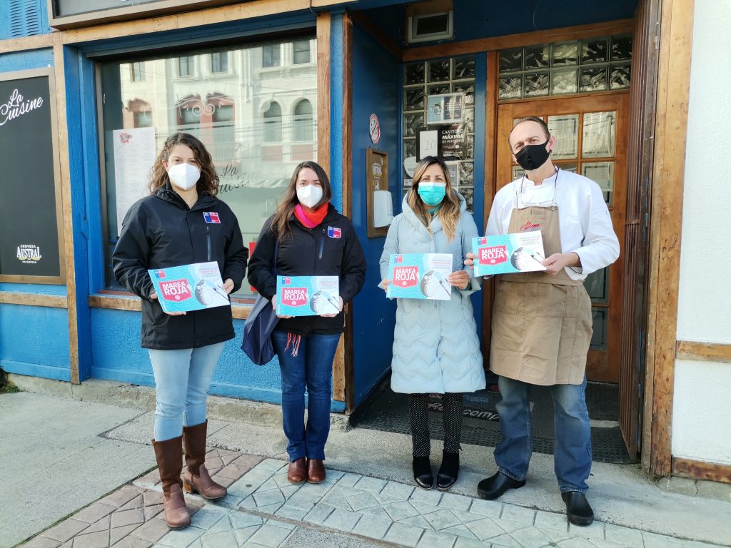 SEREMI de Salud participa en jornada de información en restaurantes de Punta Arenas frente a la marea roja