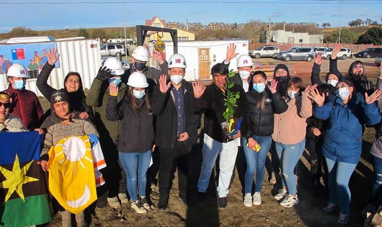 Minvu y agrupación “Weche Pepiukelen” instalan primera piedra de conjunto habitacional para 63 familias