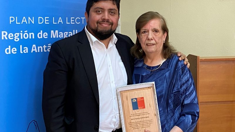 Seremi de Educación reconoce trayectoria de destacada docente magallánica: María Angélica Dollenz Ojeda ejerció por 50 años la docencia en la región