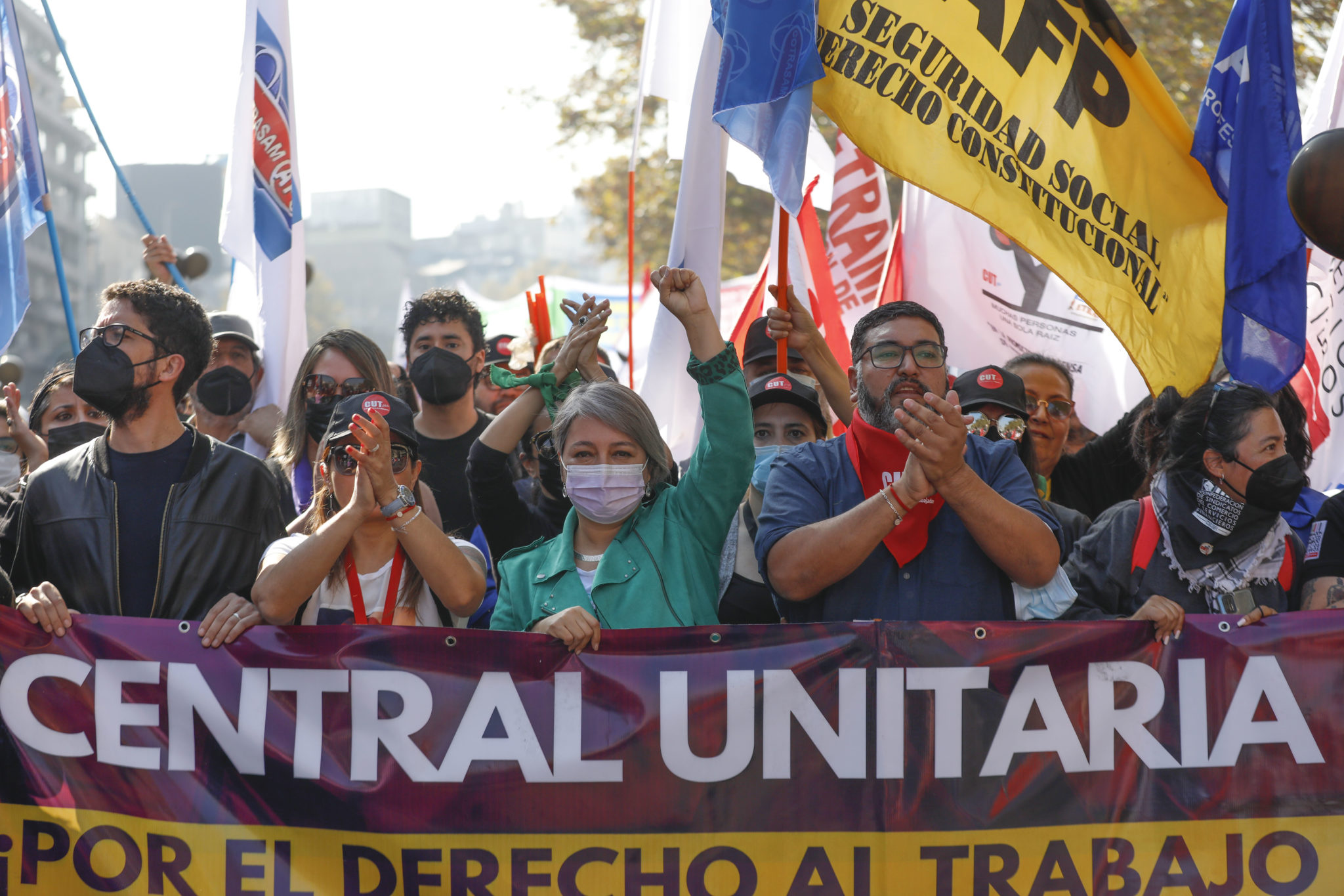 Ministra del Trabajo, Jeannette Jara, afirmó este domingo que el salario mínimo comienza a regir a partir de este 1 de mayo, aunque en el Congreso el proyecto aún no se tramita