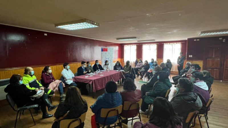 Adultos mayores y Juntas de Vecinos participaron activamente del Primer Conversatorio de Salud impulsado por el Hospital Augusto Essmann de Puerto Natales