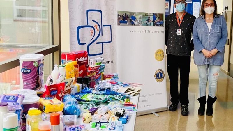 Centro de Rehabilitación y Escuela Especial del Club de Leones Cruz del Sur de Puerto Natales realizan aporte a casos sociales del Hospital natalino
