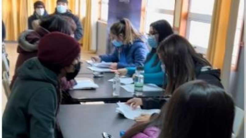 Empresa salmonera Australis finaliza con éxito Feria de Empleo y Proveedores en Natales