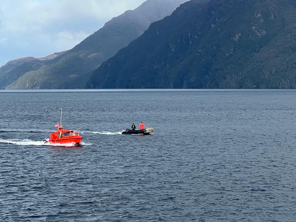 Operaciones de sondaje y mantenimiento efectuó el buque patrullero «Cabrales» de la Armada en los canales australes de Magallanes