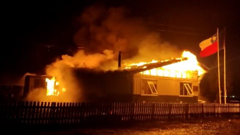 Delegada Presidencial se pone a disposición de Carabineros para habilitación de retén incendiado en Pampa Guanaco