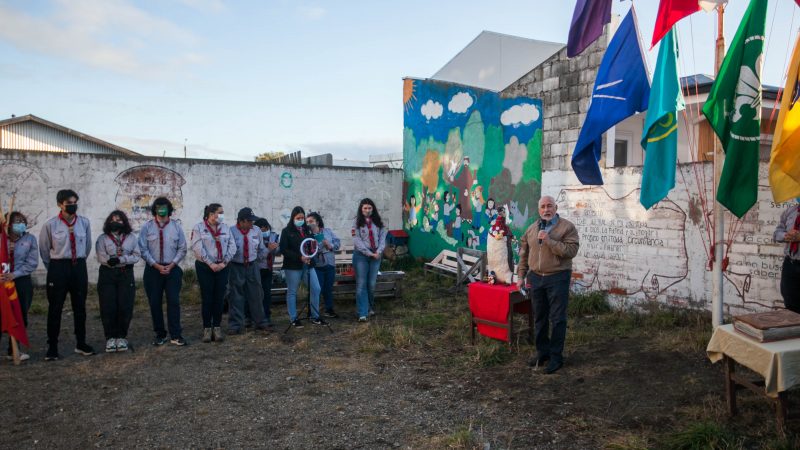 Grupo Scout San Miguel de Punta Arenas recibe el primer sello antártico institucional otorgado por la UMAG
