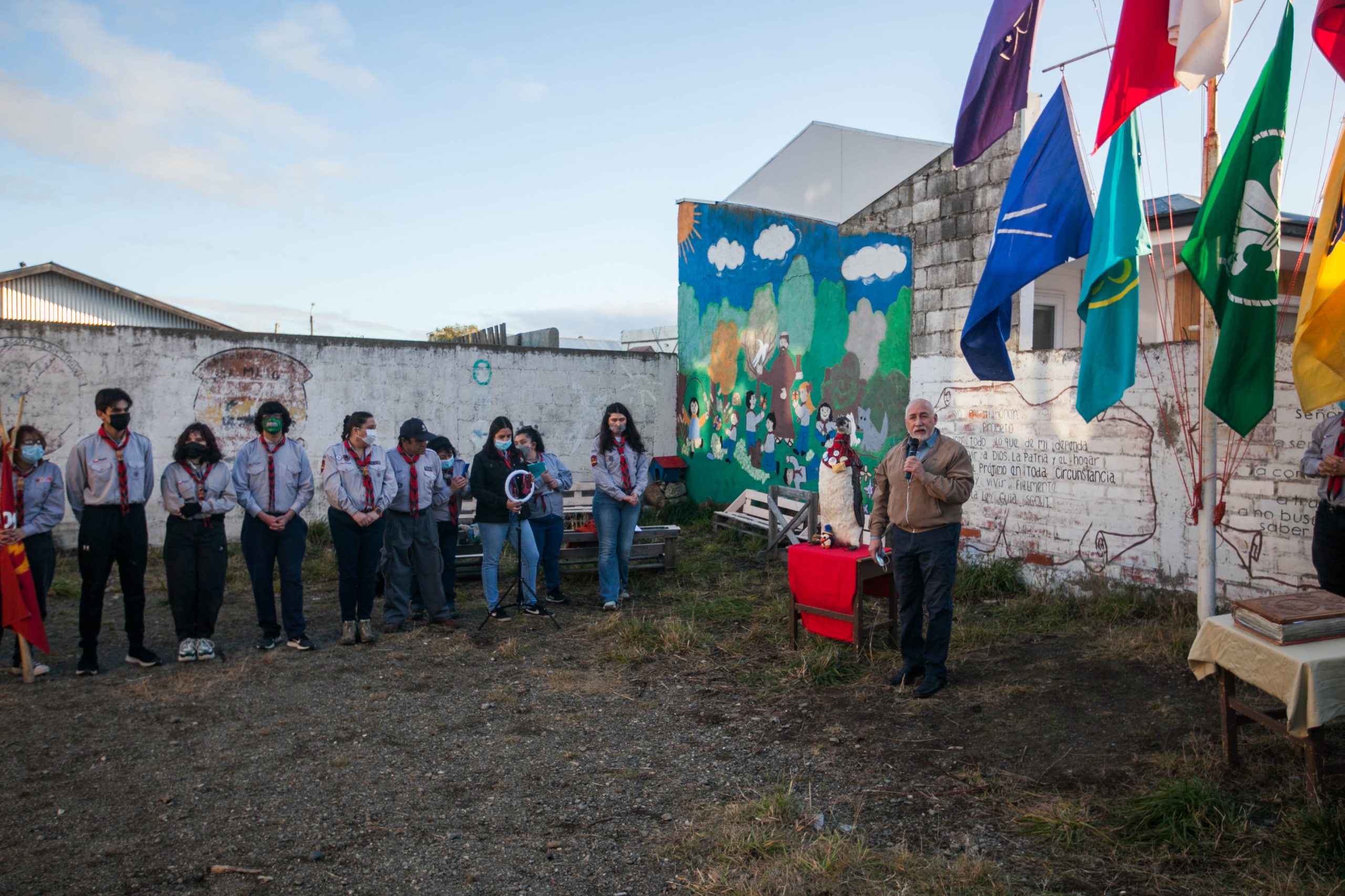 Grupo Scout San Miguel de Punta Arenas recibe el primer sello antártico institucional otorgado por la UMAG