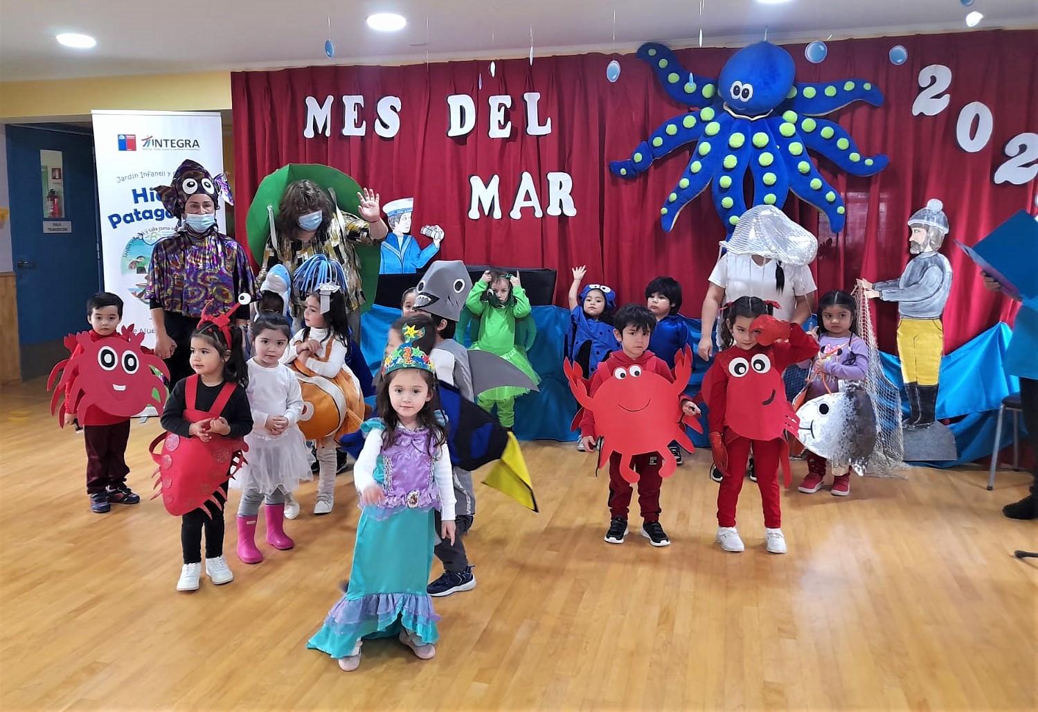 Pececitos, sirenas y pequeños marinos celebraron Mes del Mar en jardín infantil Hielos Patagónicos de Puerto Natales