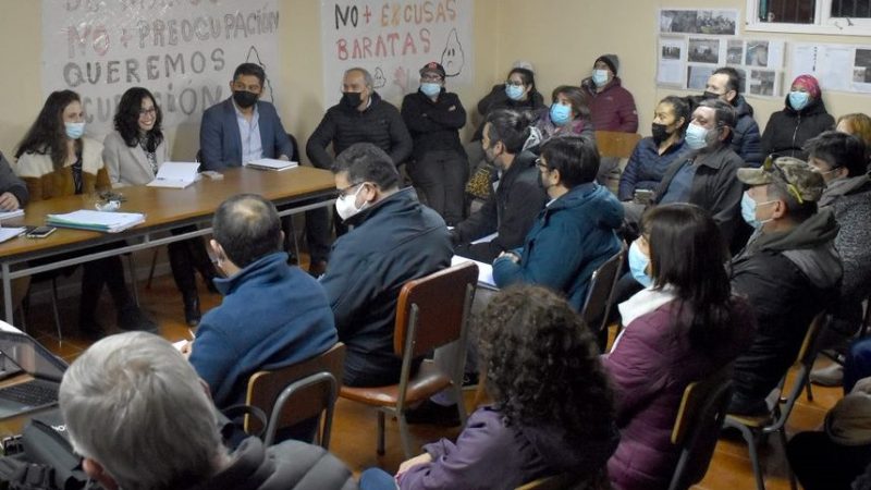 Delegada Presidencial se reunió con vecinos de Pampa Redonda | Reclaman falta de sistema de alcantarillado, alumbrado público y mejora de caminos
