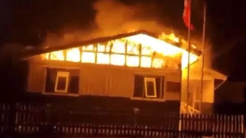 Incendio consumió Retén de Carabineros de Pampa Guanaco en la comuna de Timaukel