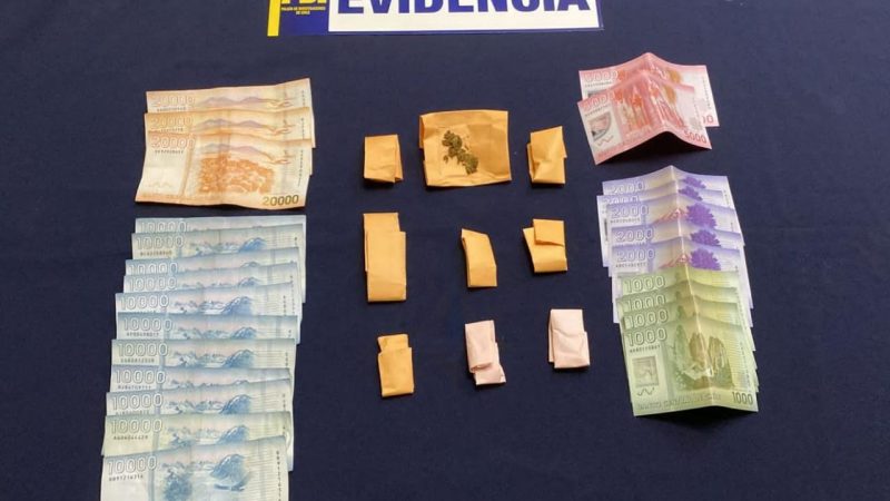 En prisión preventiva quedaron dos hombres detenidos por la PDI imputados de comercializar cannabis sativa en la plaza Sampaio de Punta Arenas