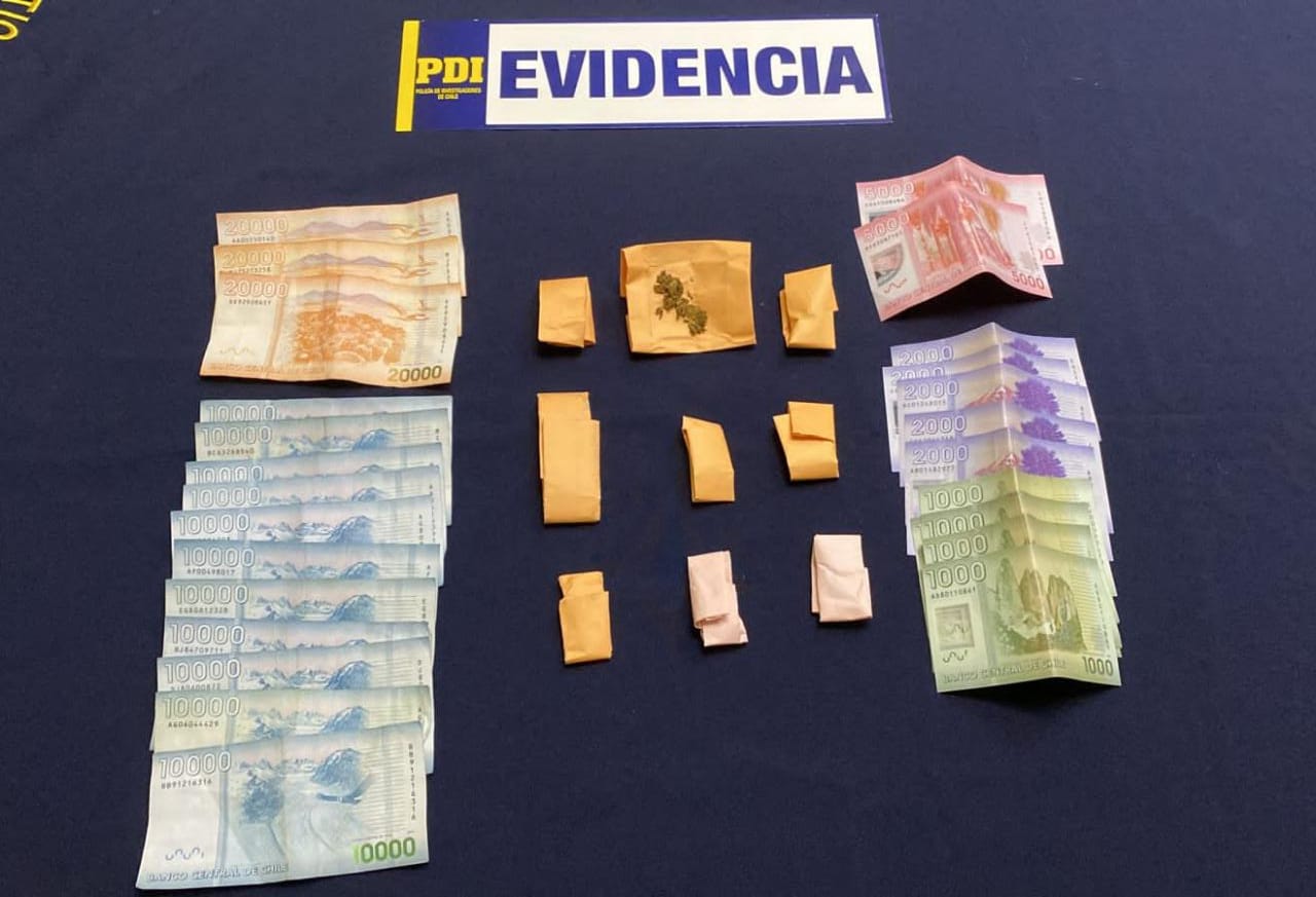 En prisión preventiva quedaron dos hombres detenidos por la PDI imputados de comercializar cannabis sativa en la plaza Sampaio de Punta Arenas