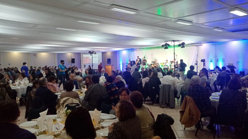 Exitosa Cena del Samaritano se realizó en Punta Arenas | Director ejecutivo de Fide XII Reinaldo Leiva, llamó a la comunidad a ser socios del Hogar de Cristo
