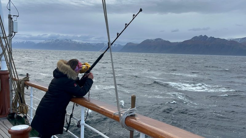 Científicas de la UMAG participaron en expedición realizada por velero noruego en aguas chilenas
