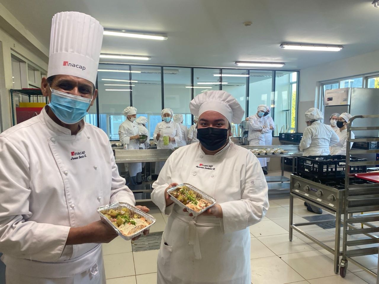 Arte y cocina de mar en una noche solidaria en Punta Arenas | Casa del Samaritano una organización benéfica de FIDE XII y atendida por voluntarios y trabajadores
