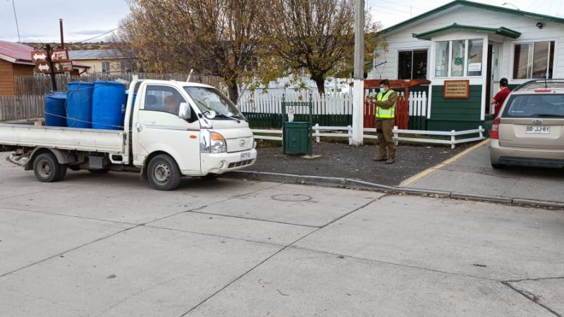 Detienen a sujeto por conducir con licencia falsa en Villa Tehuelches