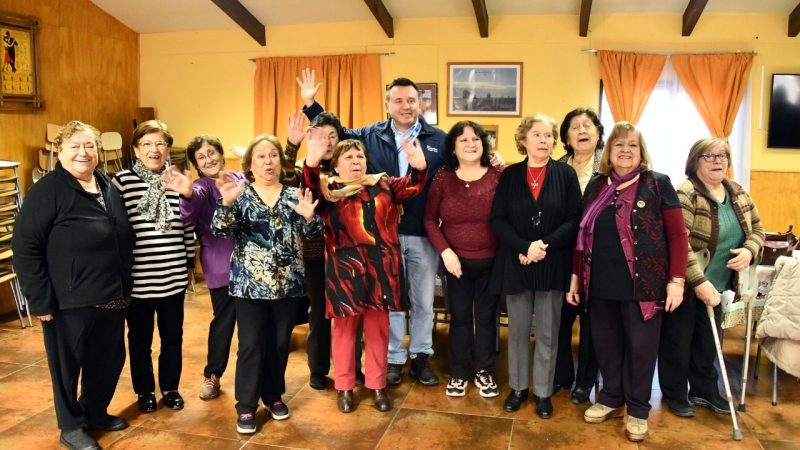 Municipio comenzó la entrega de insumos básicos a los clubes de adulto mayor de Punta Arenas