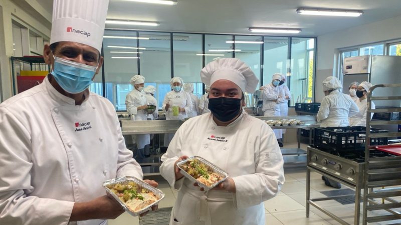 En noche solidaria, Asociación de Salmonicultores de Magallanes donan 50 kilos de salmón para cena del  Samaritano.