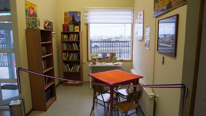 Servicio del Patrimonio Cultural inaugura nuevo Punto de Lectura en Condominio de Viviendas Tuteladas en Punta Arenas