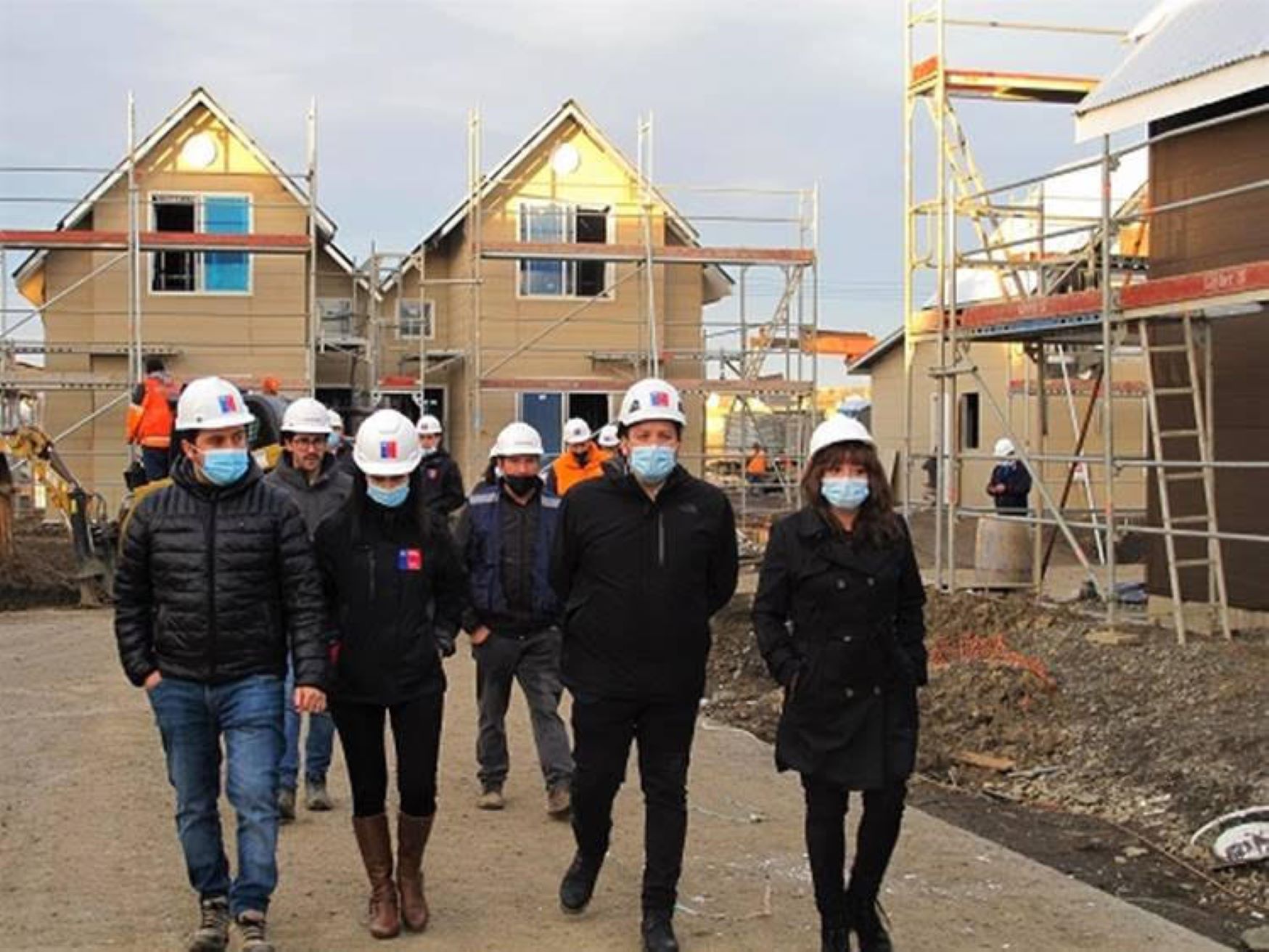 SEREMI de Vivienda inspecciona obras de viviendas sociales en construcción en Puerto Natales