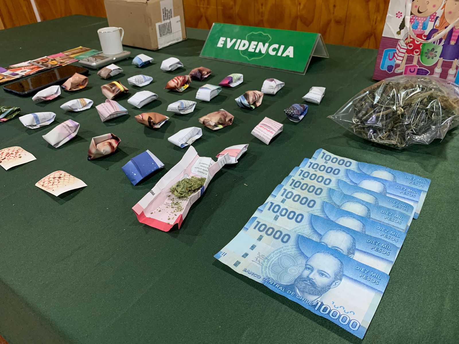 Carabineros detiene en Punta Arenas a traficante de marihuana en pequeñas cantidades | Operativo policial realizado en la población Cumbres Patagónicas