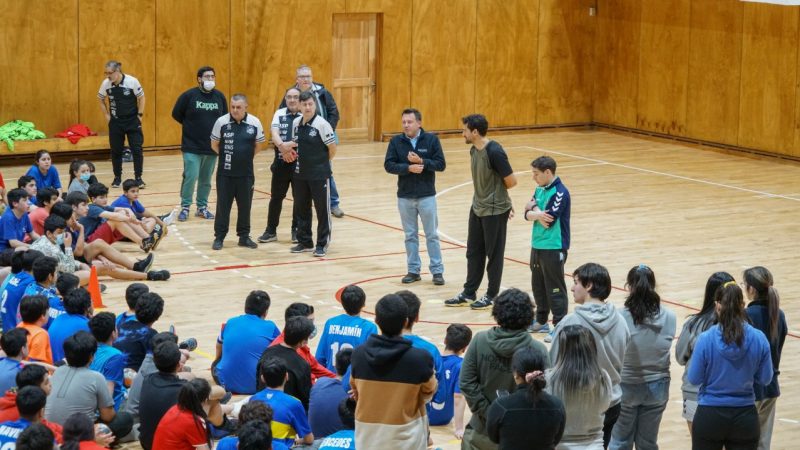 Alcalde Radonich solicitó a campeón de Balonmano que selección nacional se prepare en Punta Arenas para Panamericanos 2023