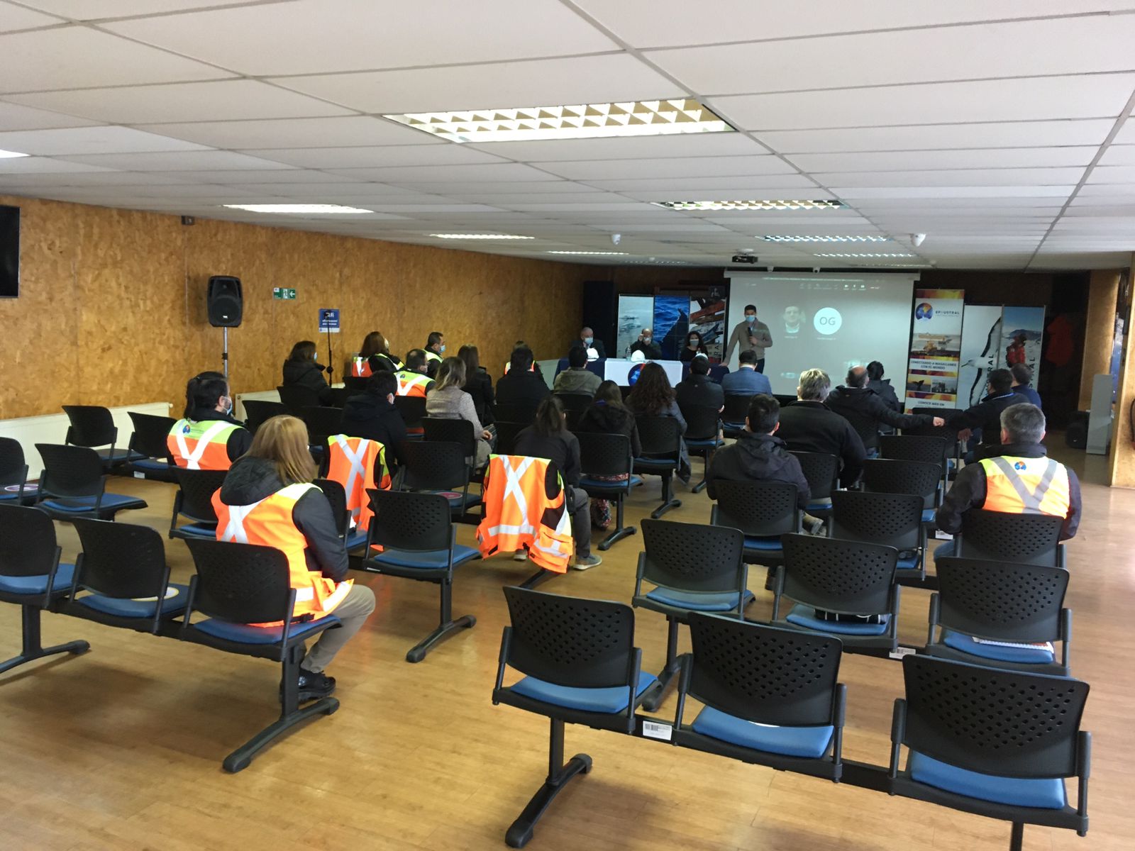 Nuevo Directorio de Epaustral se reúne con trabajadores en reunión interna de Comité Ampliado