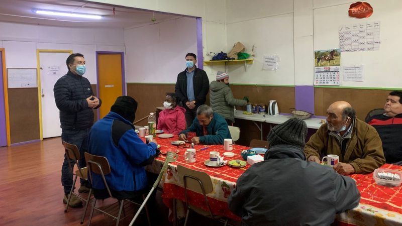 Seremi  de Desarrollo Social y Familia Danilo Mimica, anunció la extensión del albergue para personas en situación de calle