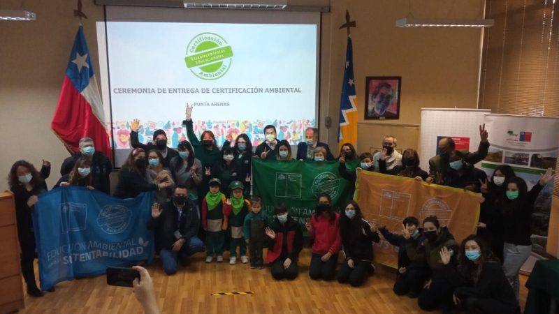 Siete establecimientos educacionales de Punta Arenas reciben Certificación Ambiental Escolar