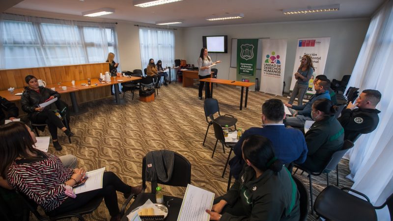 UMAG realizó taller sobre educación en derechos humanos a 20 funcionarios y funcionarias de Gendarmería