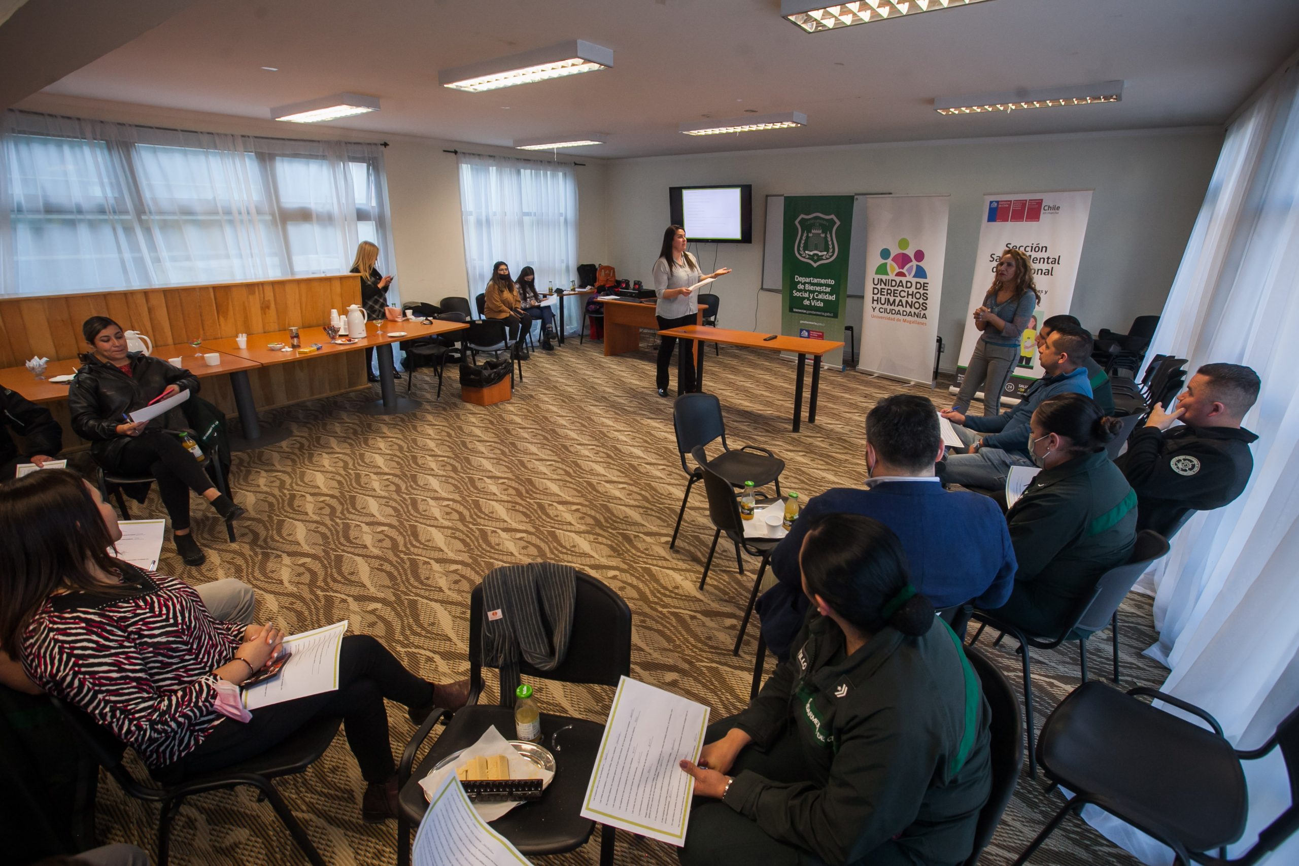 UMAG realizó taller sobre educación en derechos humanos a 20 funcionarios y funcionarias de Gendarmería