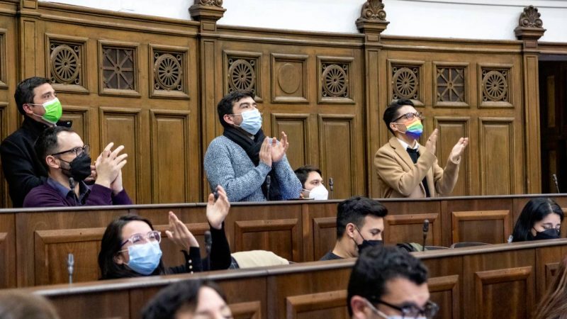 Pleno de la Convención Constitucional deliberó y votó el último informe de la Comisión de Normas Transitorias, encargada de establecer el “puente” entre la antigua y la nueva Constitución