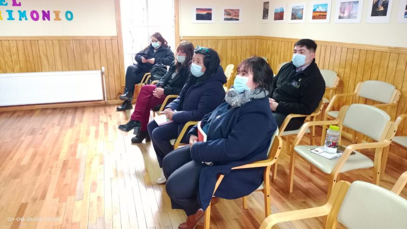 SEREMI de la Mujer capacitó a personal de la Comuna de Torres del Paine en Primera Acogida a mujeres que sufren violencia de género