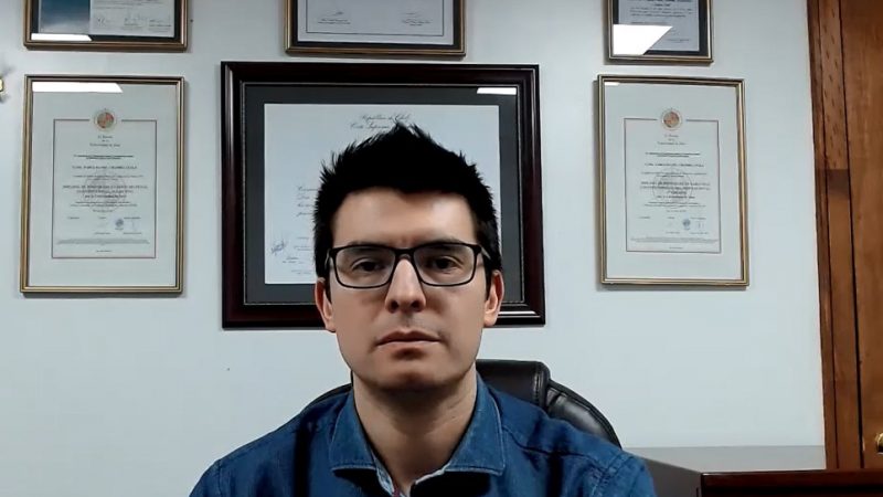 Abogado presenta denuncia a Sernac por cobro indebido por servicios no contratados de Empresa de Telefonía Hogar.