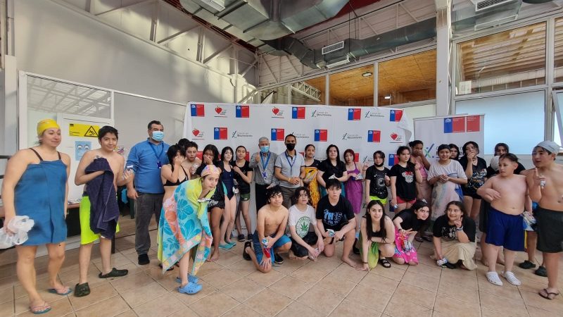 Más de 80 niñas y niños participaron del Parque Acuático en Punta Arenas
