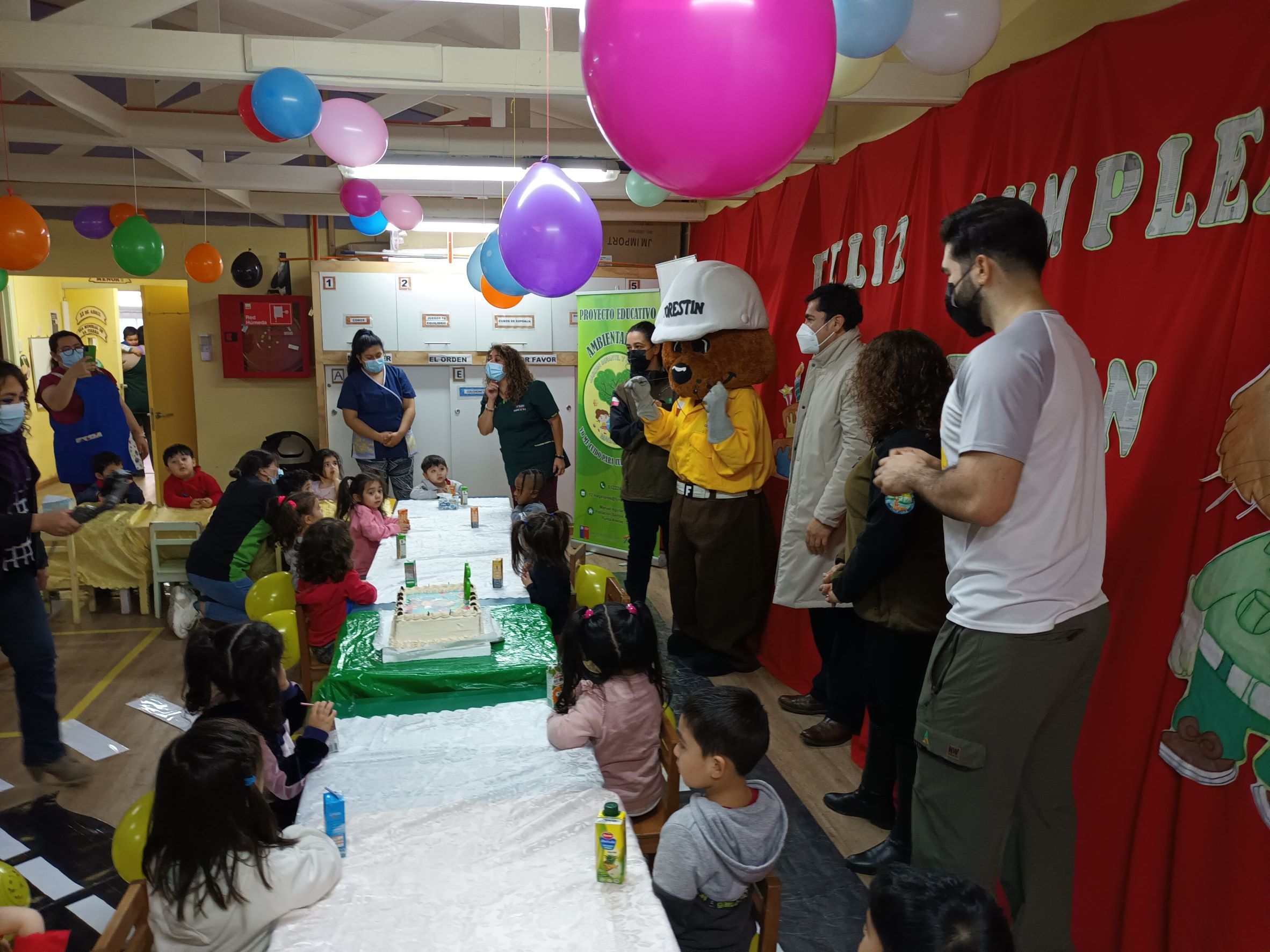 En el jardín infantil “Magallanes” se celebraron los 46 años de vida de Forestín
