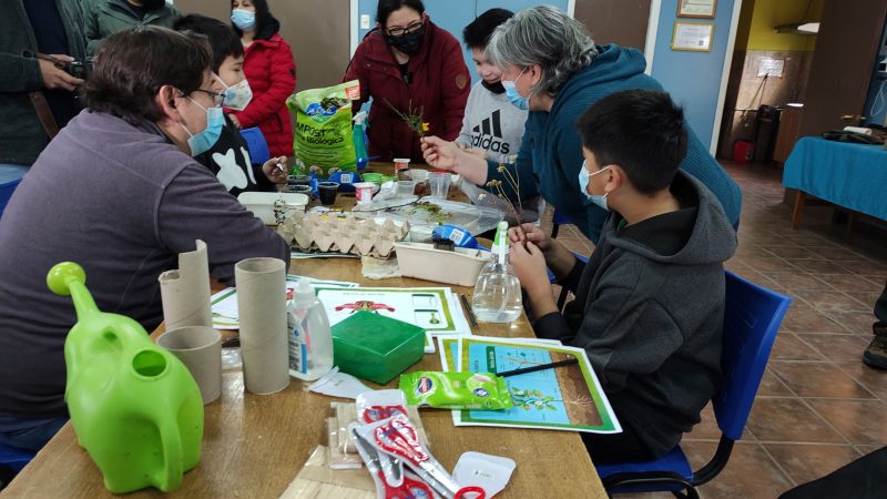 PAR Explora Magallanes dictó taller “Aprendiendo a sembrar” a niños y niñas en el sector Archipiélago de Chiloé