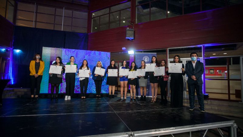 Entregan títulos técnicos a más de cien egresados y egresadas de la Escuela Tecnológica de la Universidad de Magallanes