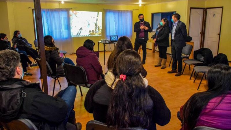 Autoridades de Vivienda expusieron avances de proyecto habitacional en Cabo de Hornos